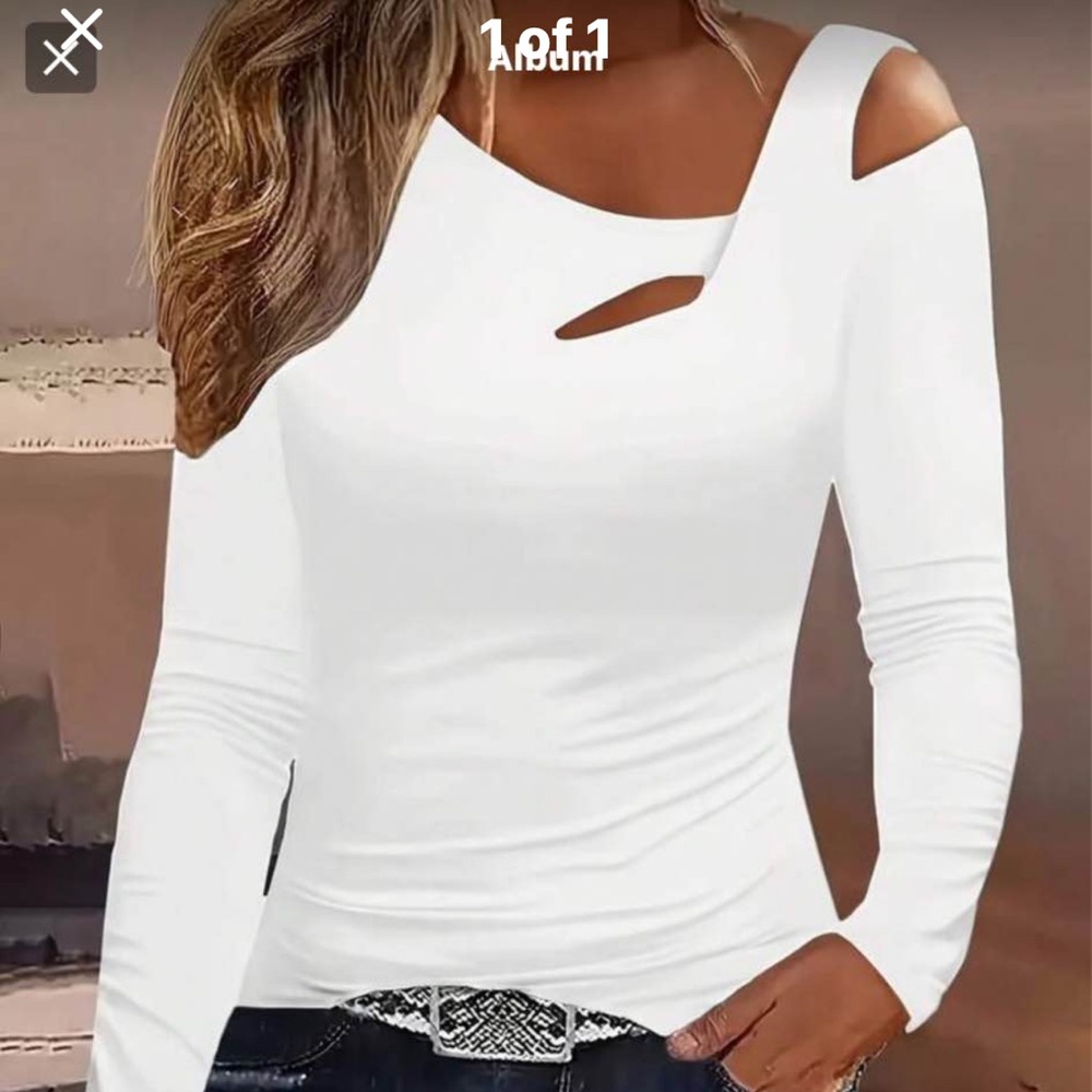 Women’s White Cut-Out Shoulder Top NWOT